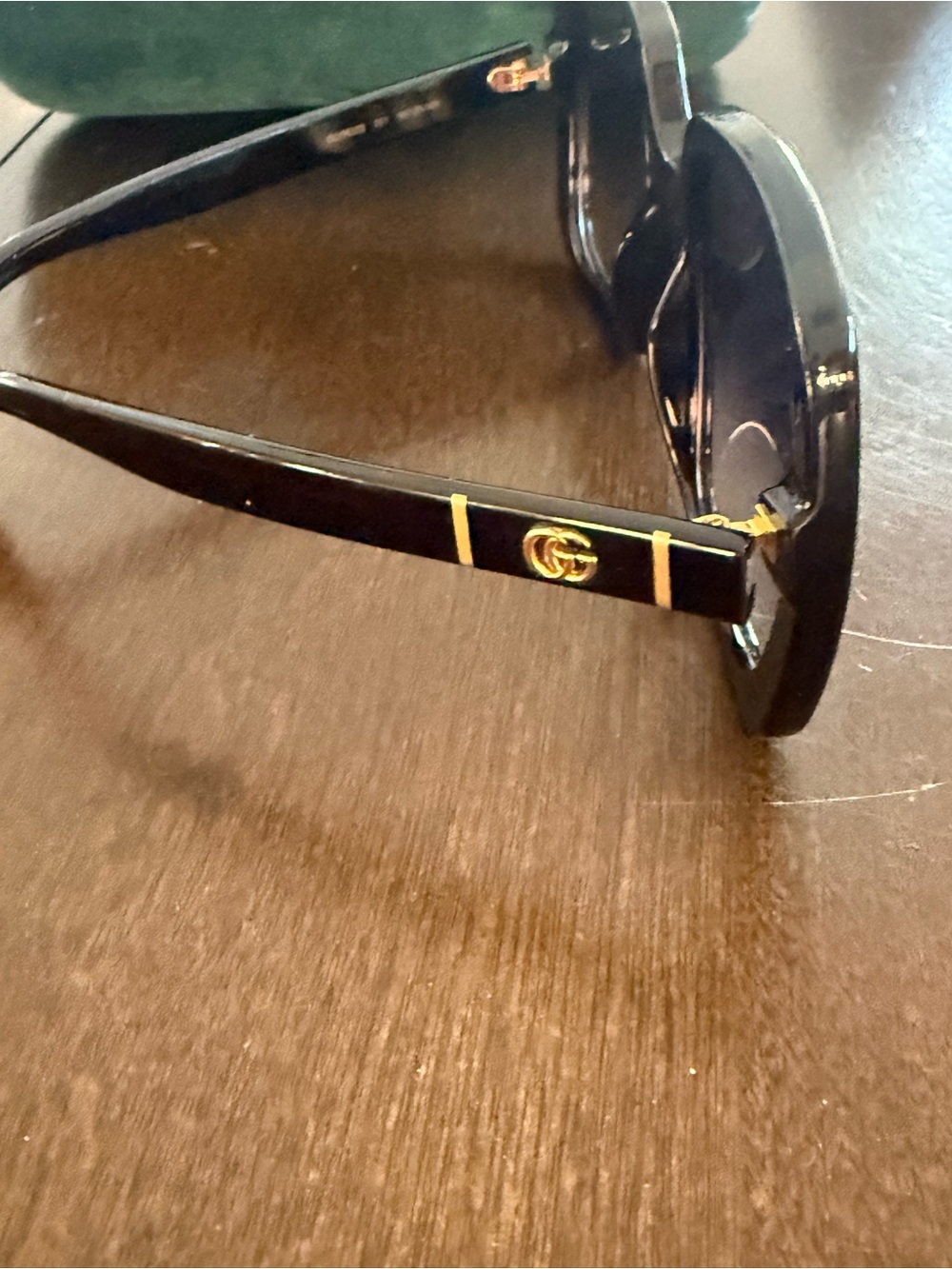 Gucci Women's Black Oversized Square Sunglasses - Picture 4 of 7